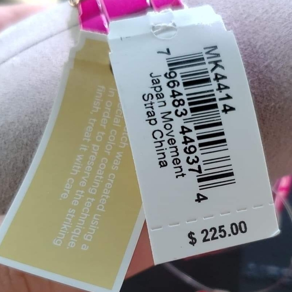 ⚠️LAST 1⚠Michael Kors "Slim Runway" Bracelet Watch - Picture 5 of 5